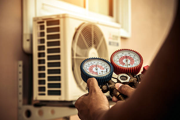 Professional Ac Installation technician working in Medford, NY